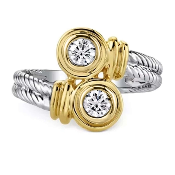 Elegant Two-Tone Gold and Silver Ring - Picture 3 of 4